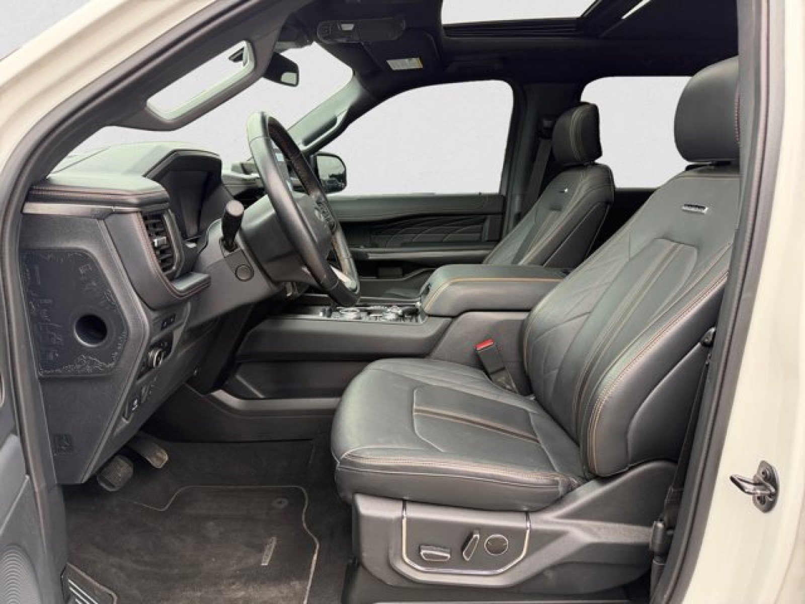 Used 2023 Ford Expedition Platinum AWD/4WD image 10