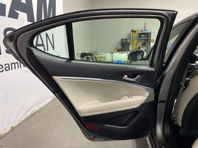 Used 2025 Genesis G70 2.5T AWD/4WD image 23