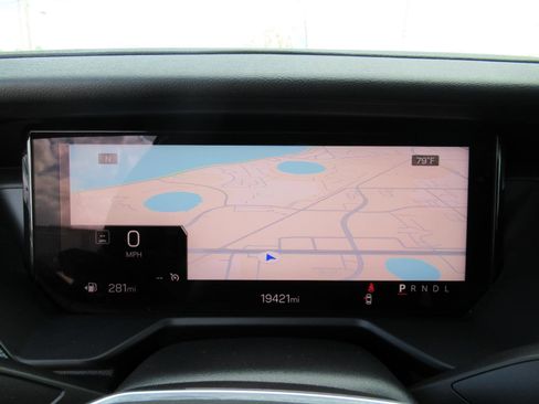 Used 2025 GMC Acadia Elevation image 25