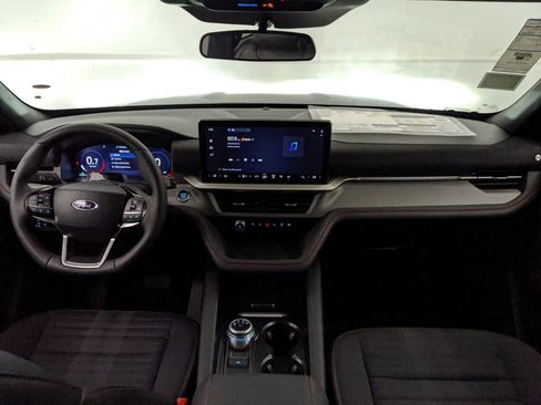 New 2025 Ford Explorer ST-Line w/ ST-Line Street Pack image 13