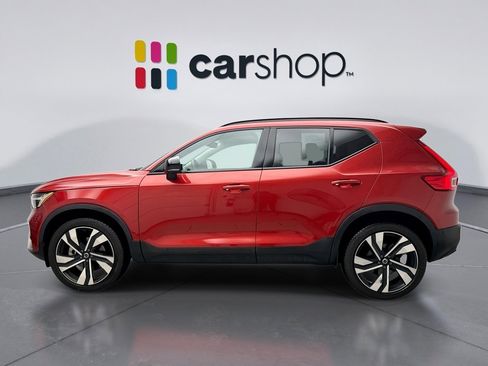 Used 2024 Volvo XC40 B5 Plus w/ Climate Package AWD/4WD image 2