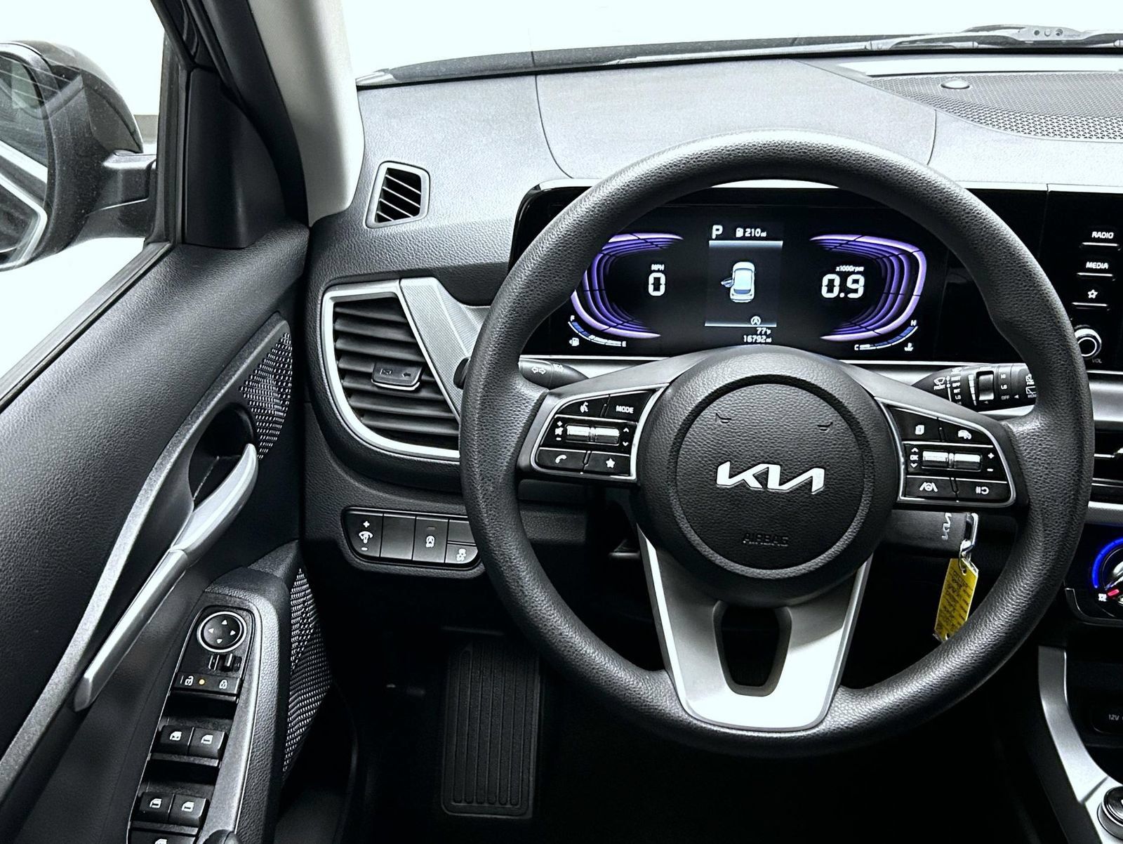 Used 2026 Kia Seltos LX AWD/4WD image 12