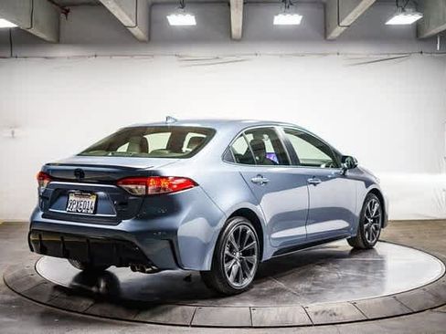 Certified 2025 Toyota Corolla SE image 5