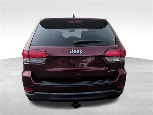 Certified 2020 Jeep Grand Cherokee Laredo RWD image 5