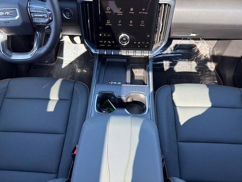 New 2026 GMC Acadia AT4 image 18