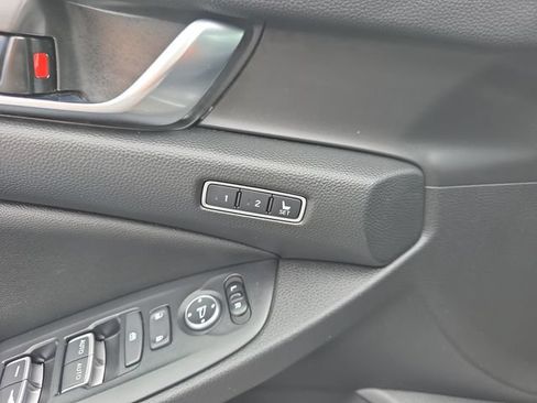 Used 2021 Honda Accord EX-L image 18