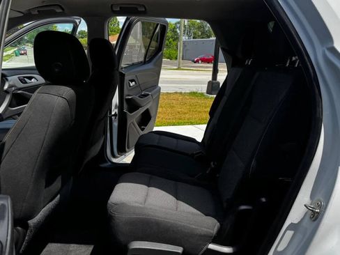 Used 2018 Chevrolet Traverse LS AWD/4WD image 24