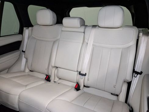 Used 2024 Land Rover Range Rover SE AWD/4WD image 23