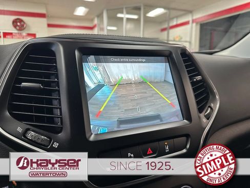 Certified 2021 Jeep Cherokee Latitude Lux w/ Comfort/Convenience Group AWD/4WD image 25