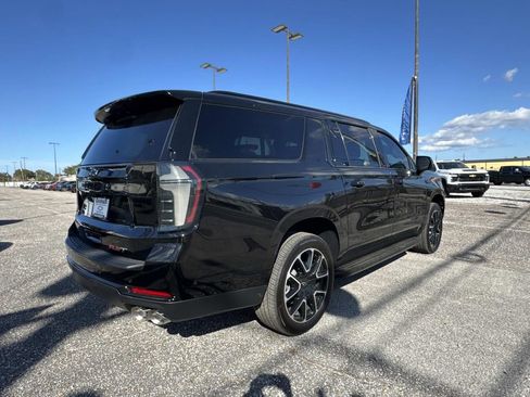 New 2026 Chevrolet Suburban RST image 7