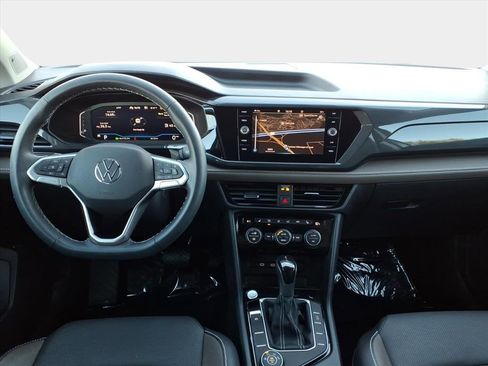 Used 2022 Volkswagen Taos SEL image 12