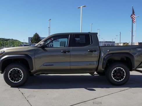Certified 2026 Toyota Tacoma TRD Off-Road AWD/4WD image 5