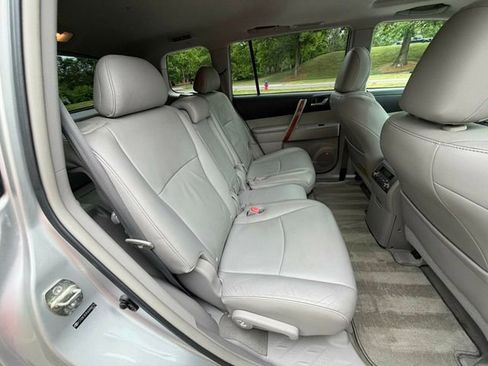 Used 2010 Toyota Highlander Limited FWD image 31