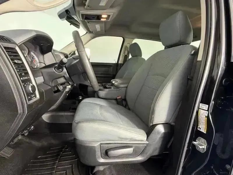 Used 2018 RAM 3500 Tradesman w/ Chrome Appearance Group AWD/4WD image 28