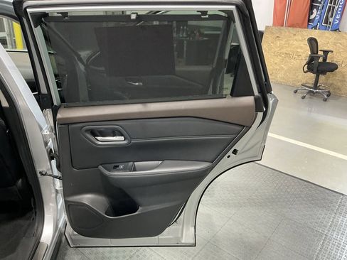 Used 2023 Nissan Rogue SL w/ SL Premium Package image 30