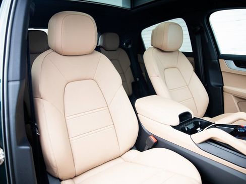 New 2026 Porsche Cayenne S image 27