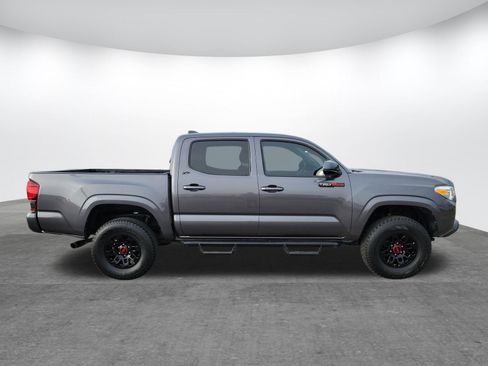 Used 2021 Toyota Tacoma SR AWD/4WD image 4