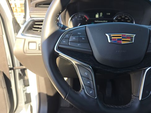 Used 2025 Cadillac XT5 Premium Luxury image 25