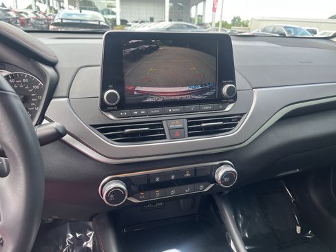 Certified 2023 Nissan Altima 2.5 SR FWD image 16