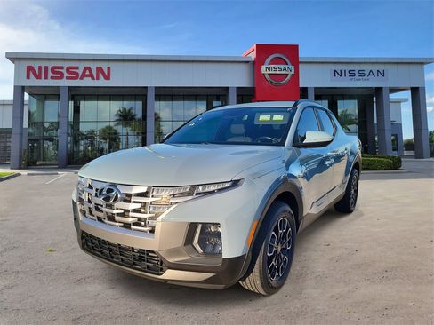 Used 2022 Hyundai Santa Cruz SEL Premium image 9