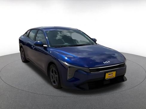 Used 2025 Kia K4 FWD image 3
