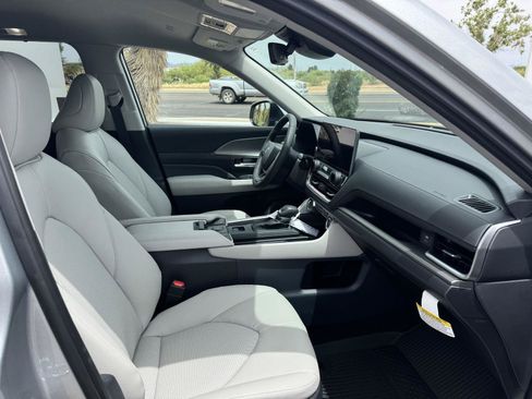 New 2026 Toyota Grand Highlander AWD image 18