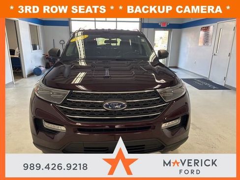 Used 2022 Ford Explorer XLT w/ Equipment Group 202A AWD/4WD image 2