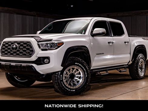 Used 2021 Toyota Tacoma TRD Off-Road w/ Technology Package image 4