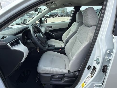 Used 2026 Toyota Corolla Cross L image 9