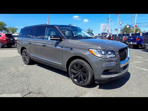 Used 2024 Lincoln Navigator L Black Label AWD/4WD image 2
