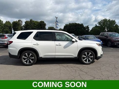 Used 2024 Honda Pilot Elite image 1
