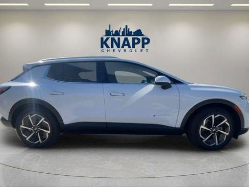 New 2026 Chevrolet Equinox EV LT image 6