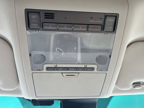 Used 2011 Lexus LS 460 w/ Comfort Pkg image 24