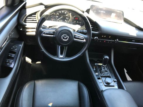 Used 2019 MAZDA MAZDA3 AWD Hatchback w/ Preferred Pkg image 9