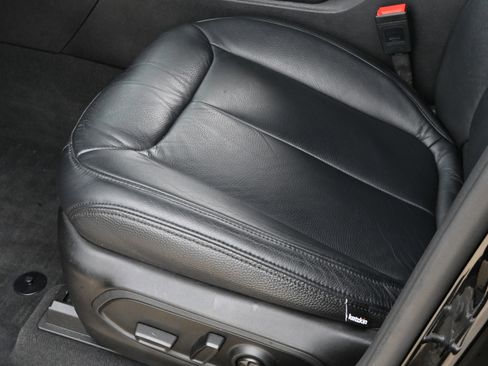 Used 2024 Jeep Grand Cherokee L Laredo w/ Luxury Tech Group I image 32