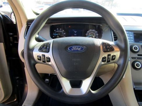 Used 2016 Ford Taurus SE image 13