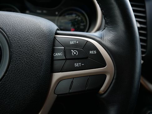 Used 2016 Jeep Cherokee Limited AWD/4WD image 29