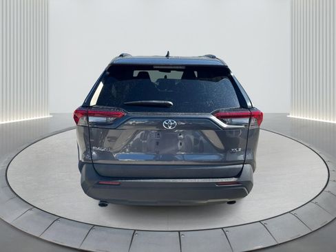 Used 2022 Toyota RAV4 XLE image 7