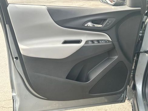 Used 2023 Chevrolet Equinox LT image 11