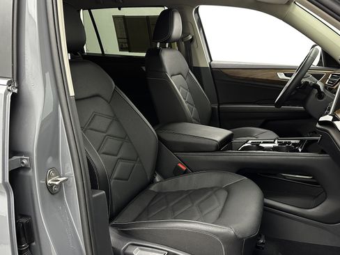 Used 2026 Volkswagen Atlas SE image 36