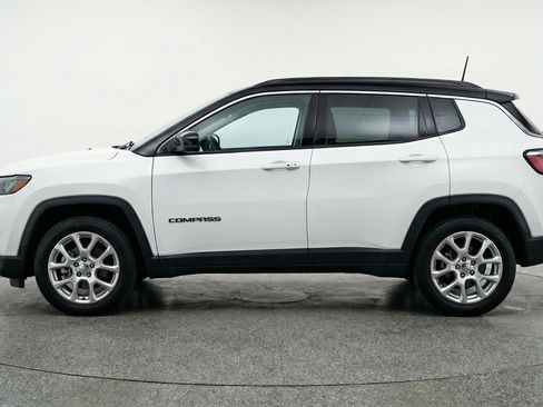 Used 2025 Jeep Compass Limited AWD/4WD image 5