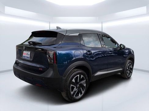 Used 2025 Nissan Kicks SR FWD image 3