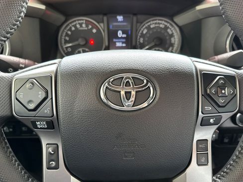 Certified 2018 Toyota Tacoma Limited AWD/4WD image 30