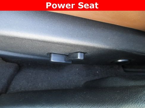 Used 2018 Chrysler 300 Limited w/ Safetytec Plus Group image 21