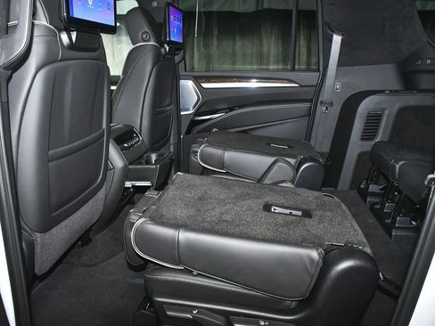 Used 2026 Cadillac Escalade ESV Platinum Sport w/ LPO, ONYX Package AWD/4WD image 56