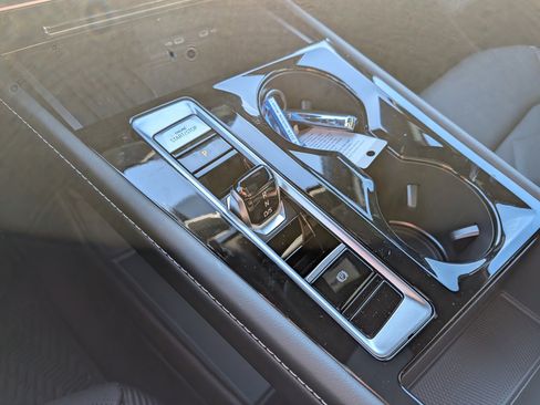 New 2026 Volkswagen Atlas Cross Sport SE image 10