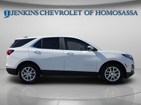 Used 2024 Chevrolet Equinox LT w/ LPO, Cargo Package FWD image 3