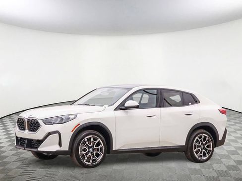 New 2026 BMW X2 xDrive28i w/ Convenience Package AWD/4WD image 3