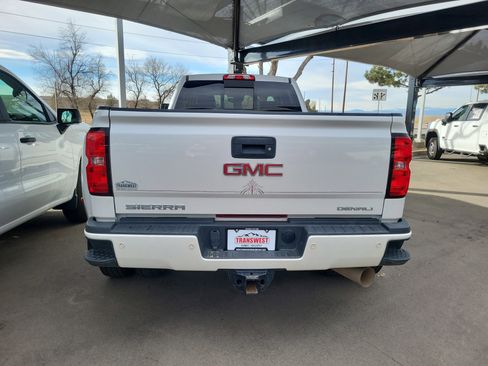Used 2019 GMC Sierra 3500 Denali w/ Duramax Plus Package image 4