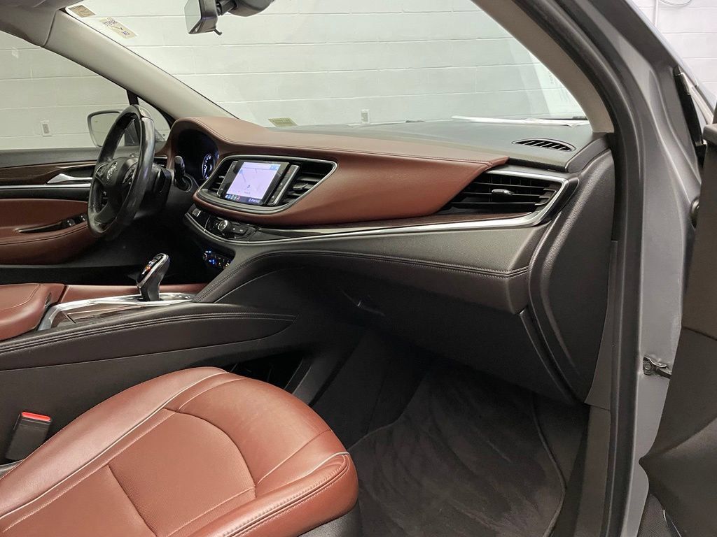 Used 2020 Buick Enclave Avenir w/ Avenir Technology Package FWD image 28